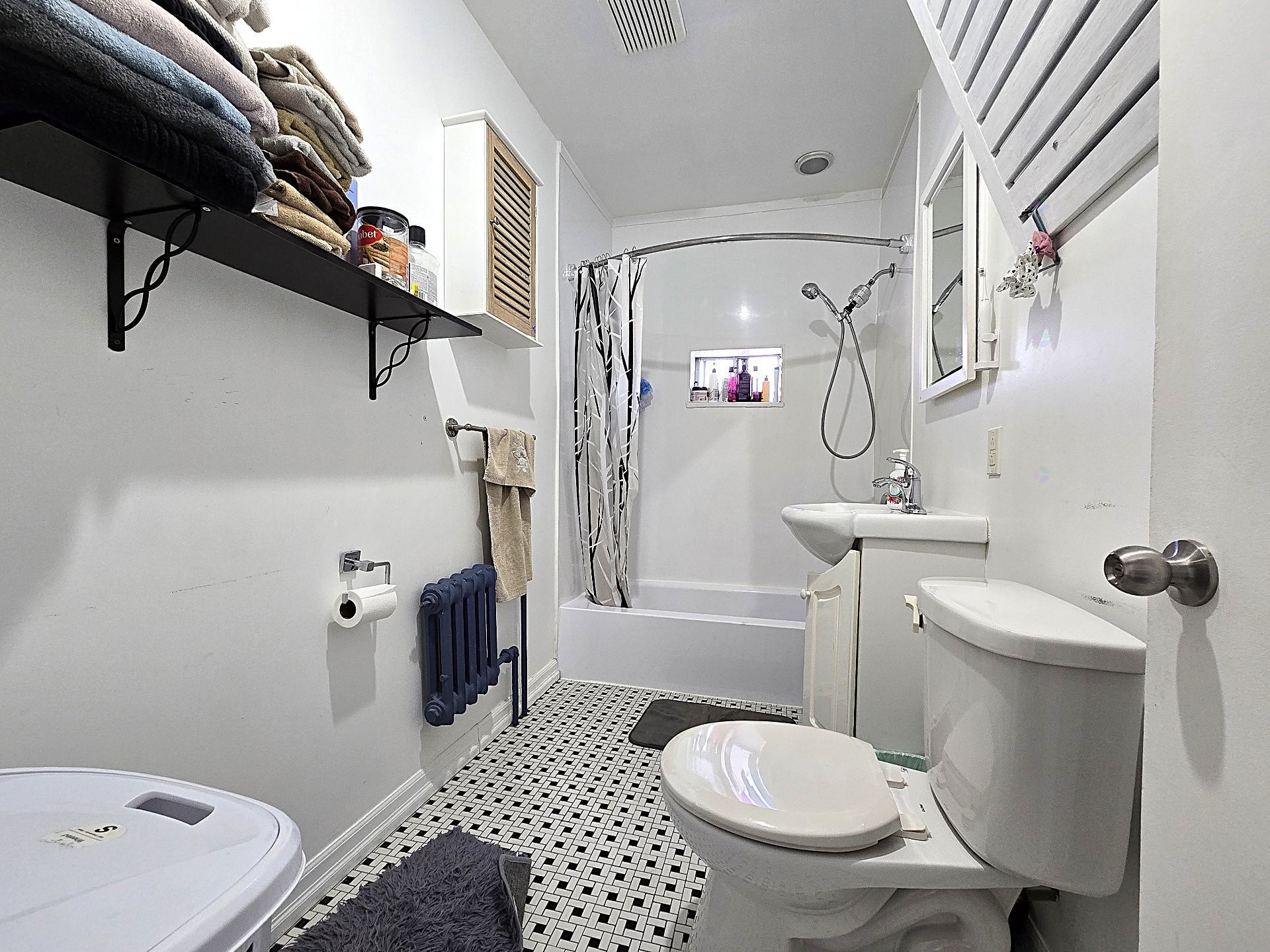 Bathroom - B-3994 Boul. St-Martin O., Laval (Chomedey), QC - Indoor Photo Showing Bathroom