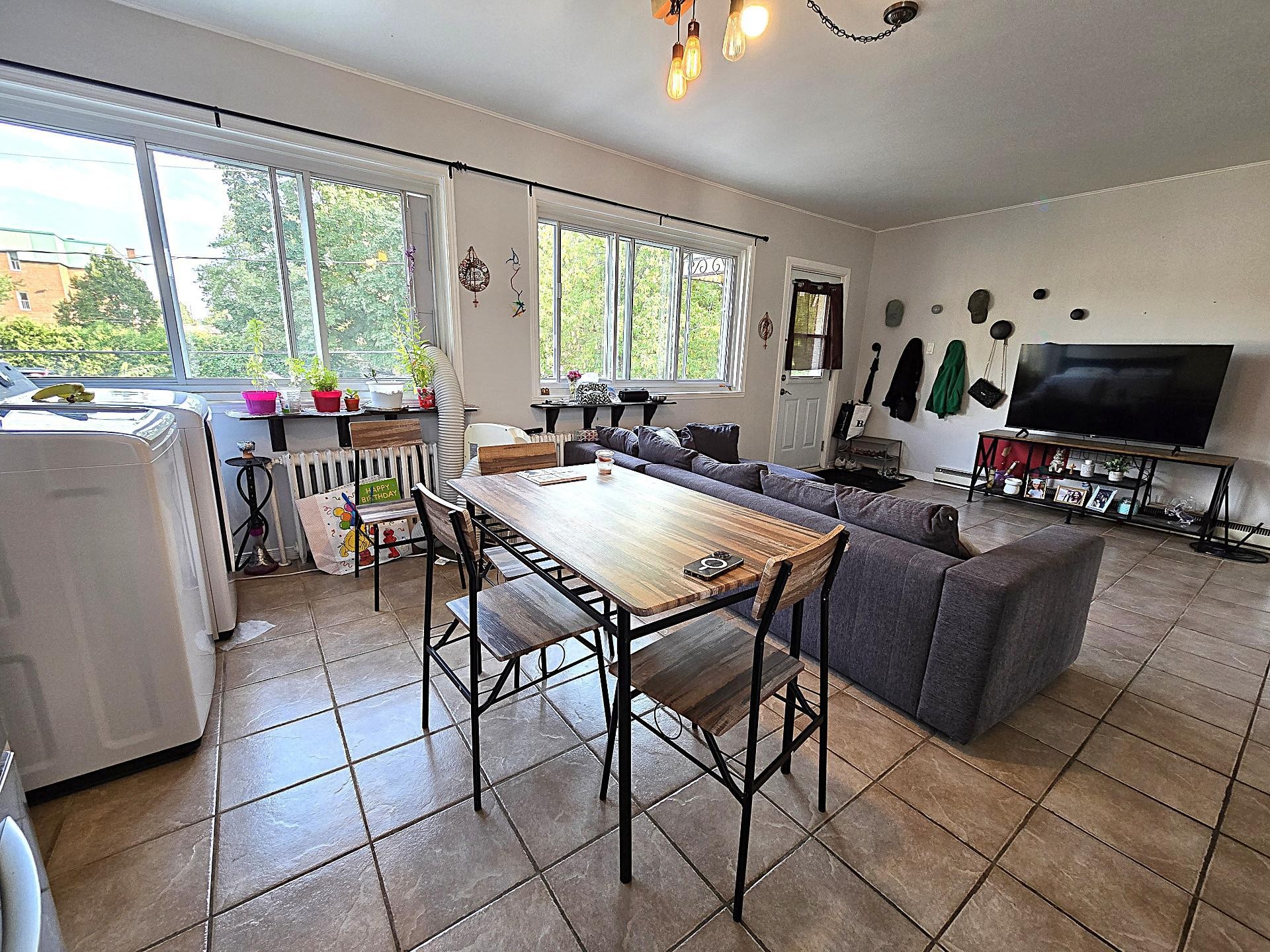 Kitchen - B-3994 Boul. St-Martin O., Laval (Chomedey), QC - Indoor