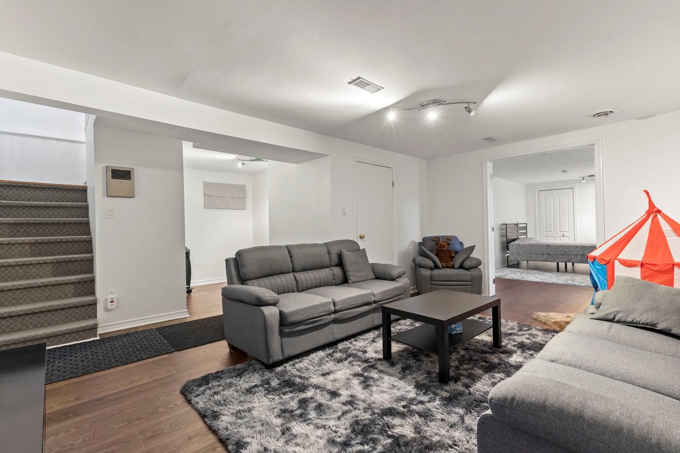 Sous-sol - 614 Rue Gratien, Laval (Fabreville), QC - Indoor Photo Showing Living Room