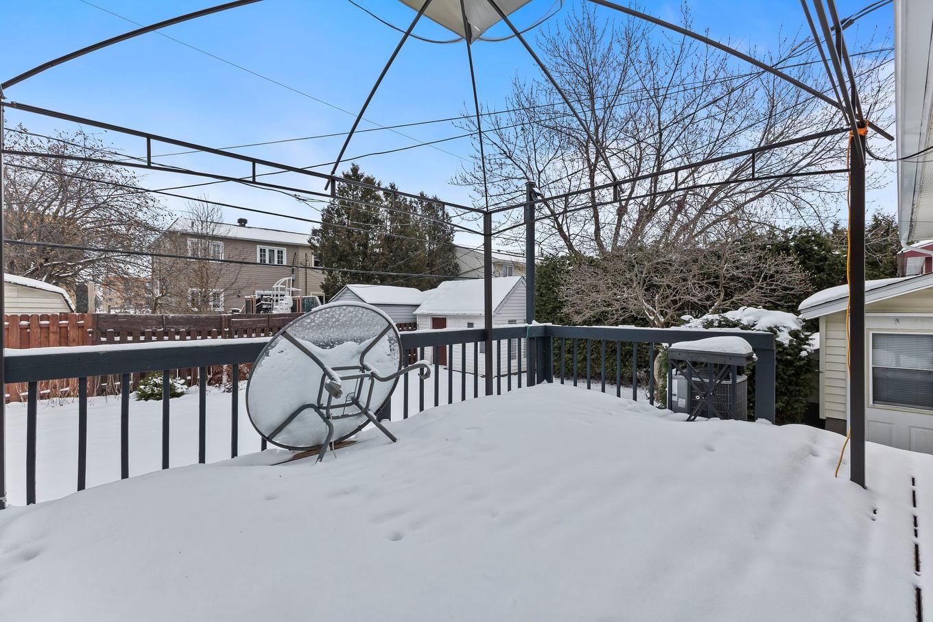 Face arrière - 614 Rue Gratien, Laval (Fabreville), QC - Outdoor