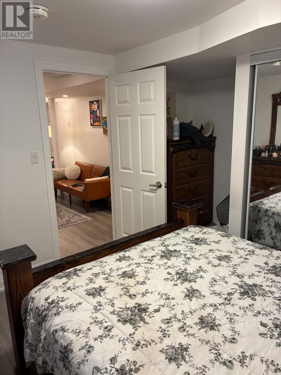 Bsmt - 922 Mays Crescent, Mississauga, ON - Indoor Photo Showing Bedroom