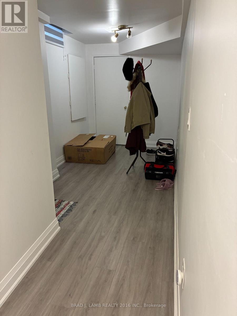 Bsmt - 922 Mays Crescent, Mississauga, ON - Indoor Photo Showing Other Room