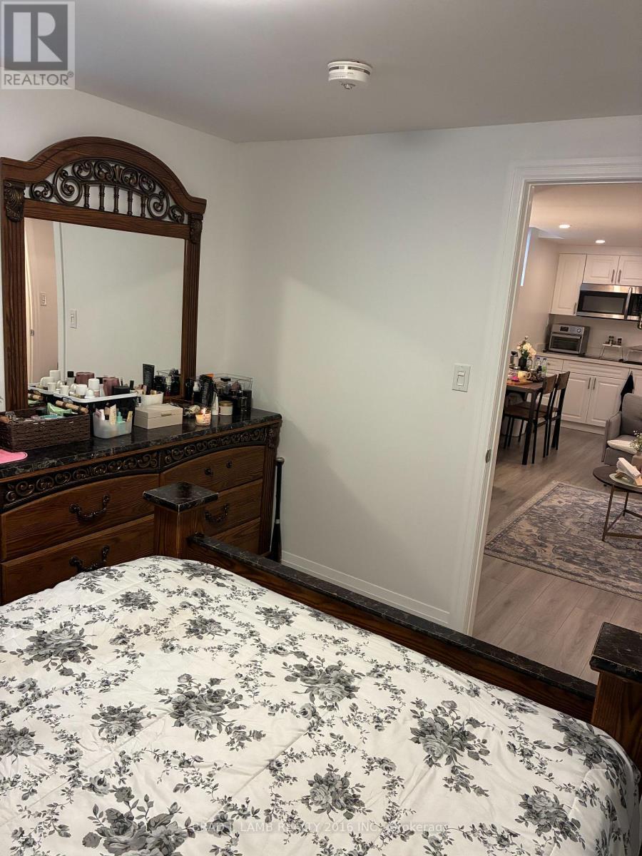 Bsmt - 922 Mays Crescent, Mississauga, ON - Indoor Photo Showing Bedroom