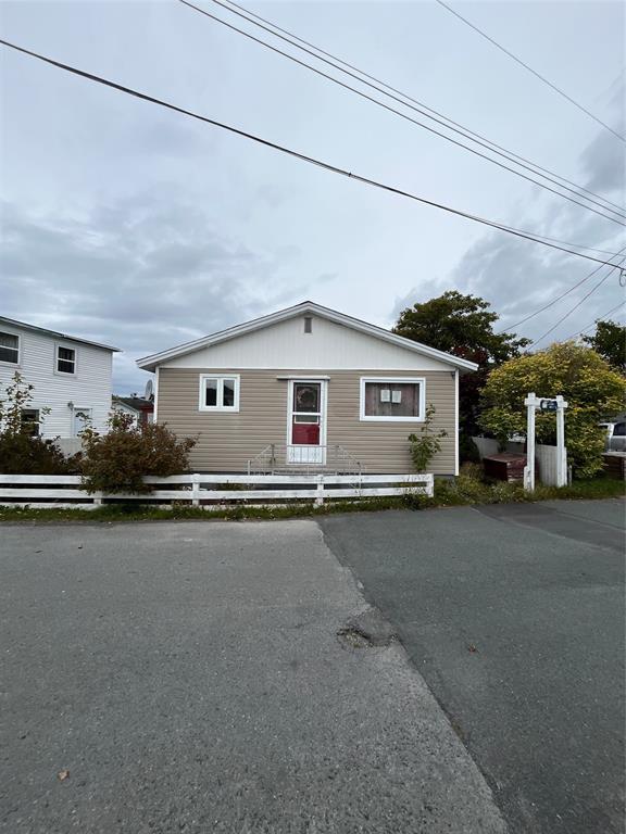 9 Cabot Street, Placentia, NL