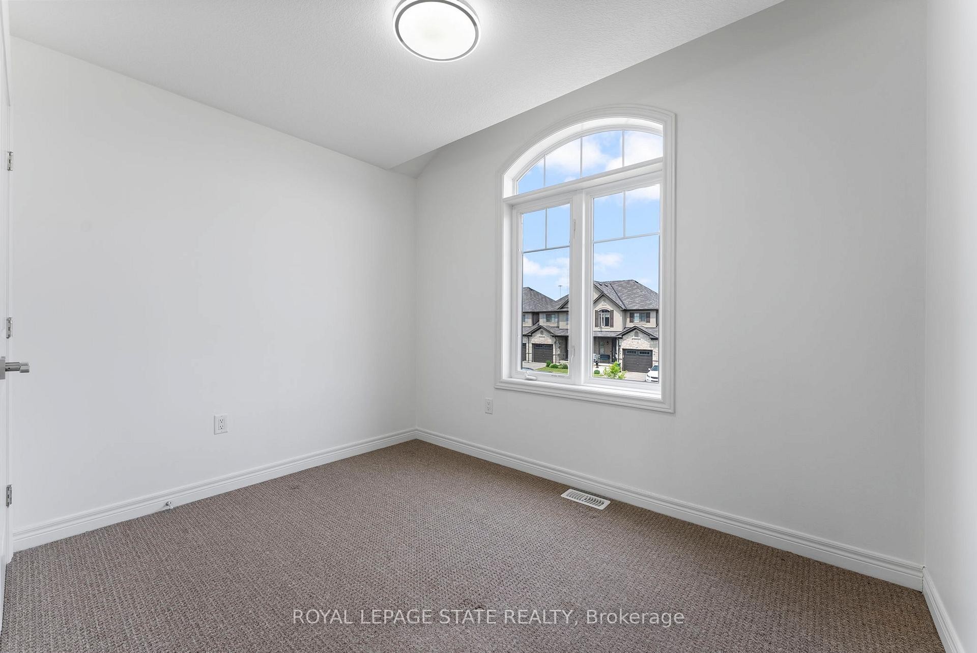 68 Dodman Crescent, Hamilton, ON - Indoor Photo Showing Other Room