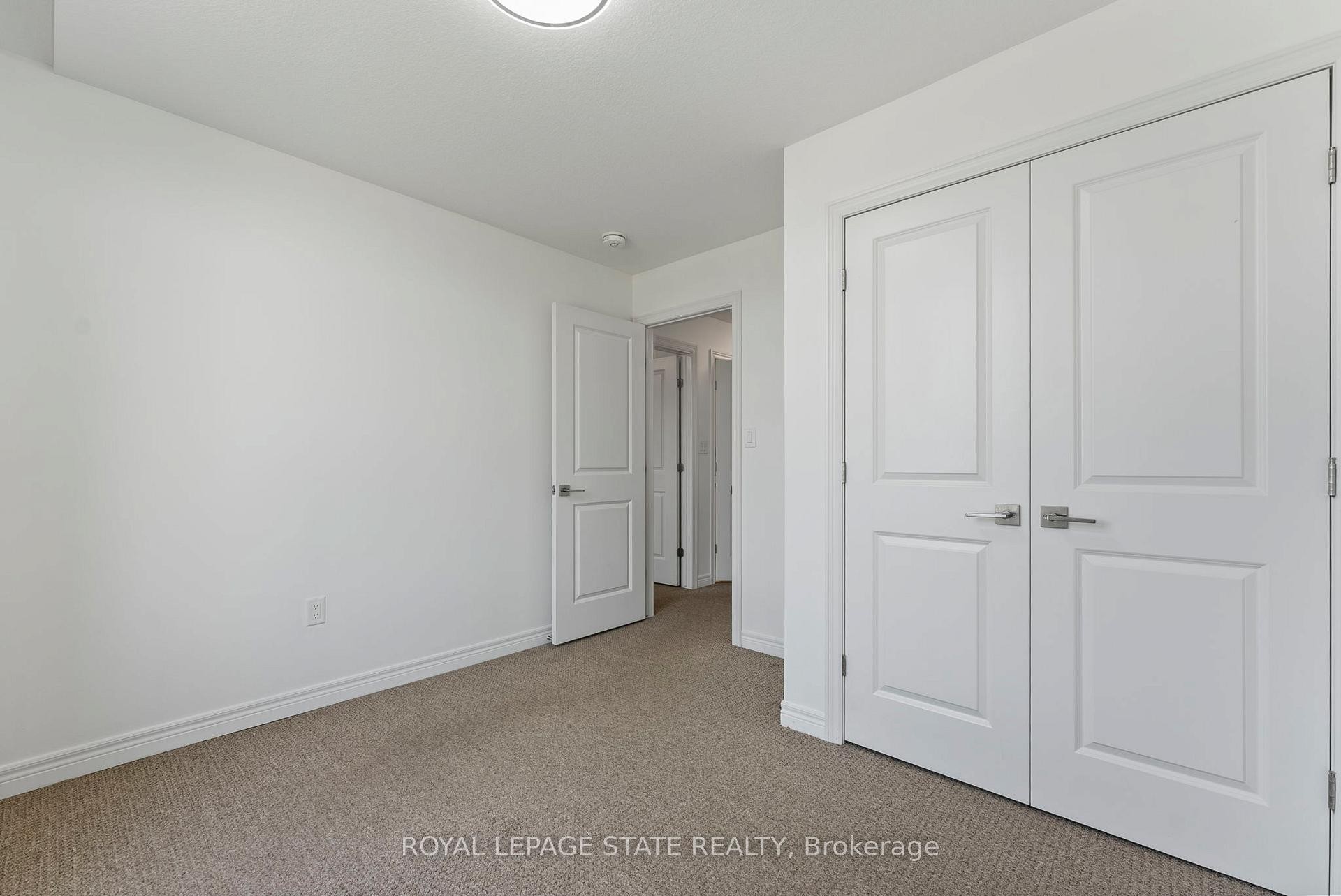 68 Dodman Crescent, Hamilton, ON - Indoor Photo Showing Other Room