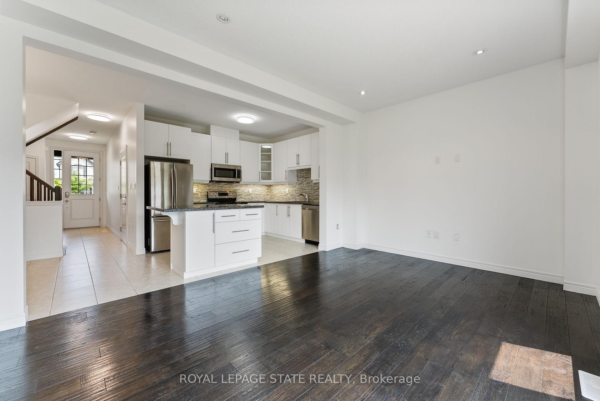 68 Dodman Crescent, Hamilton, ON - Indoor Photo Showing Kitchen