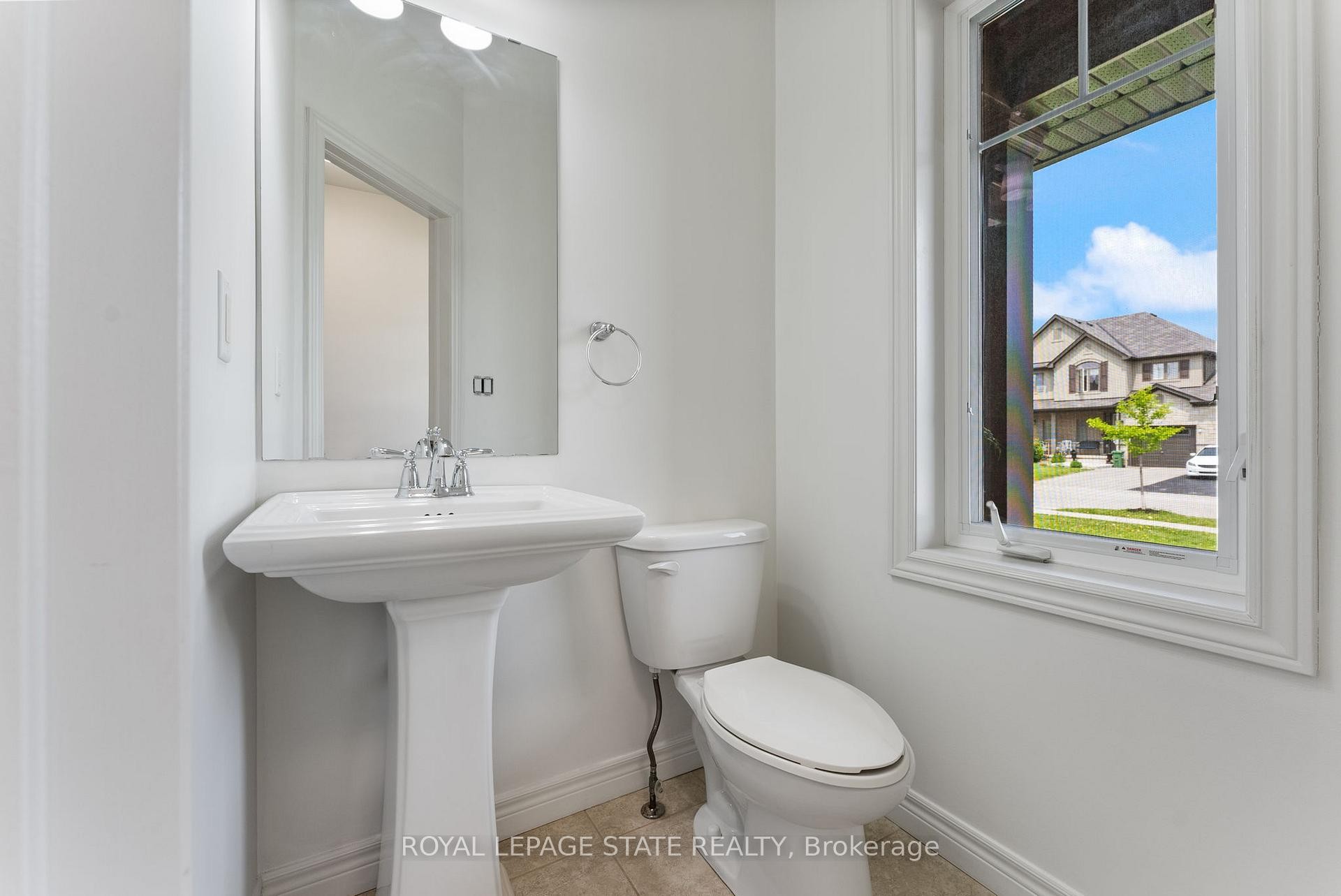 68 Dodman Crescent, Hamilton, ON - Indoor Photo Showing Bathroom
