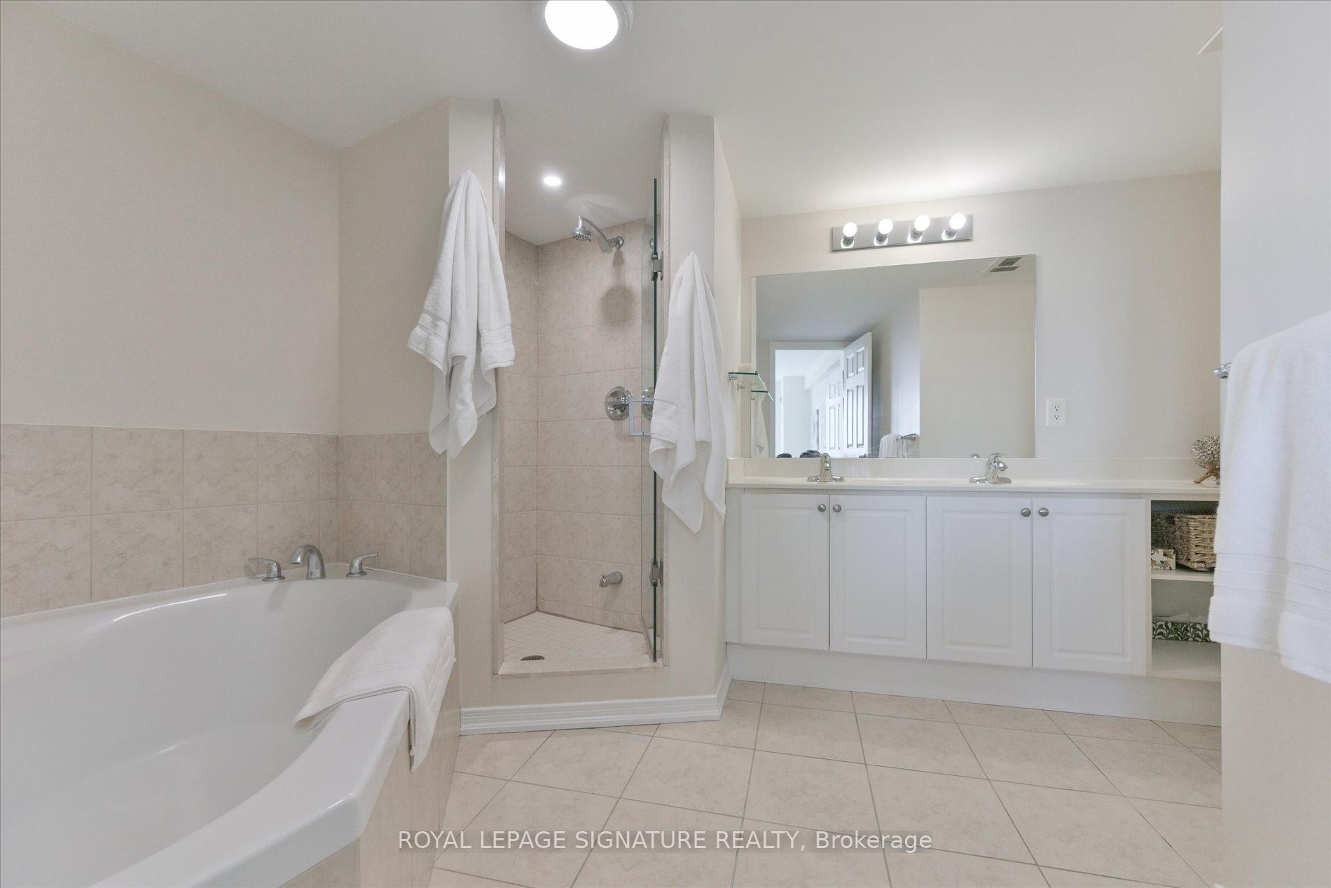 Ph306-18 Valley Woods Road, Toronto, ON - Indoor Photo Showing Bathroom