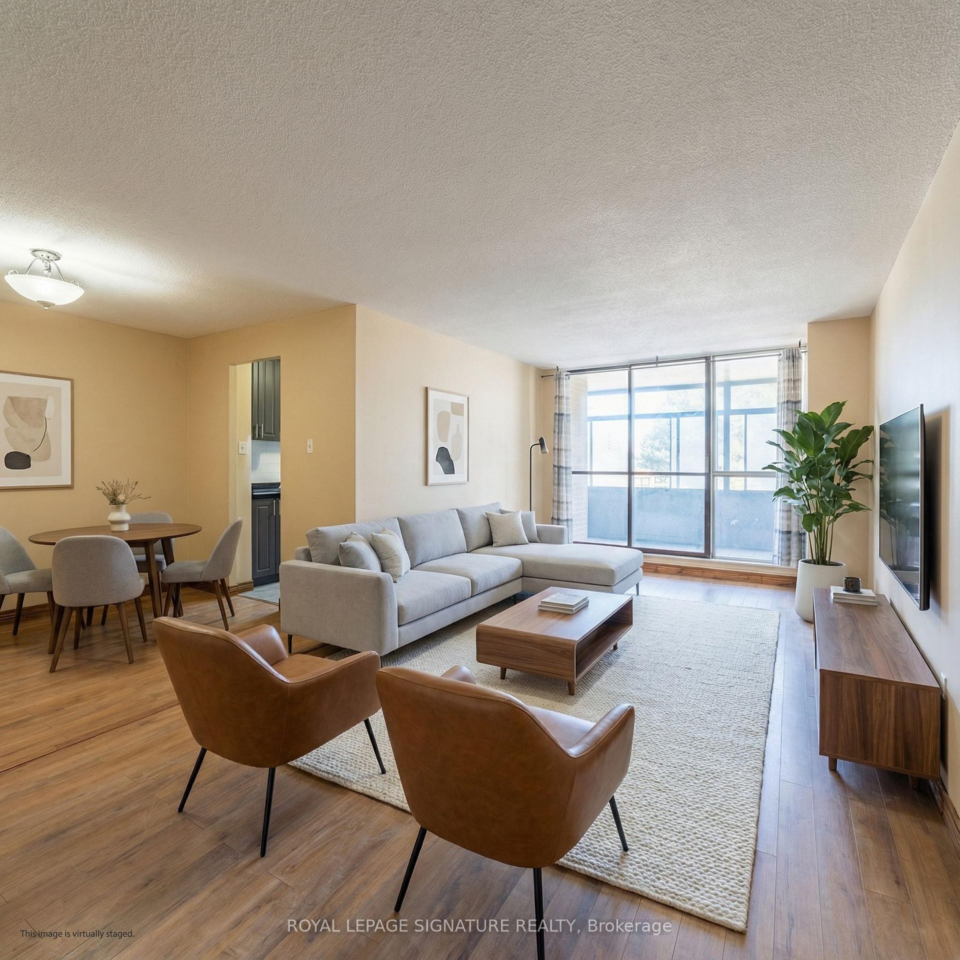 209-15 Kensington Road, Brampton, ON - Indoor Photo Showing Living Room