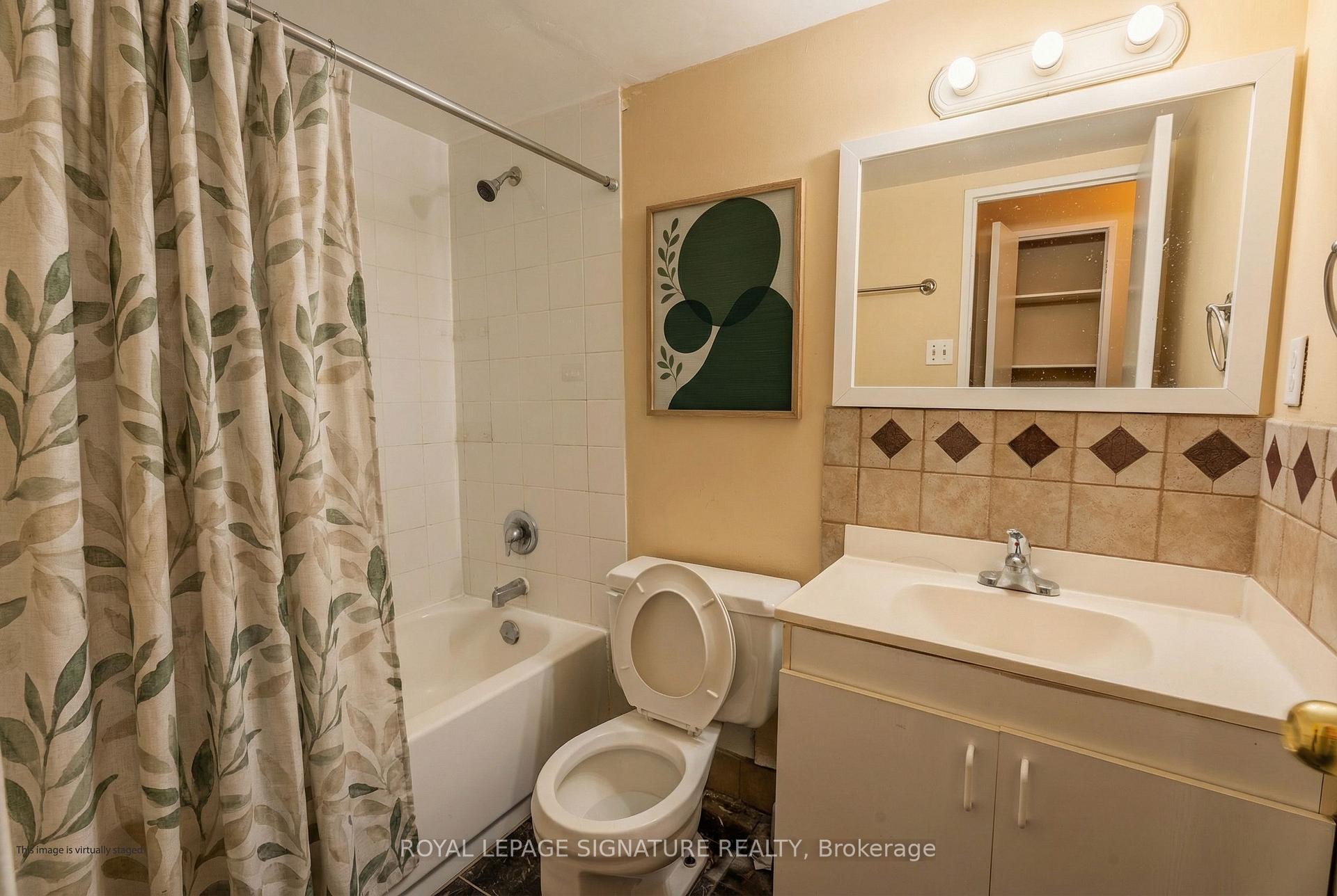 209-15 Kensington Road, Brampton, ON - Indoor Photo Showing Bathroom