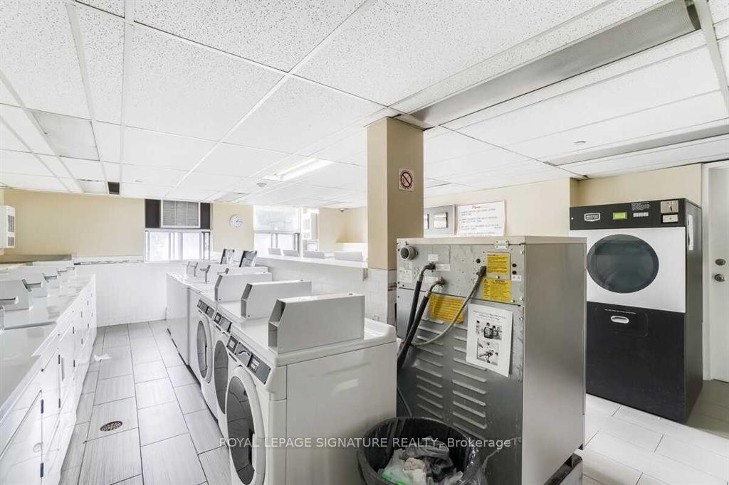 209-15 Kensington Road, Brampton, ON - Indoor Photo Showing Laundry Room