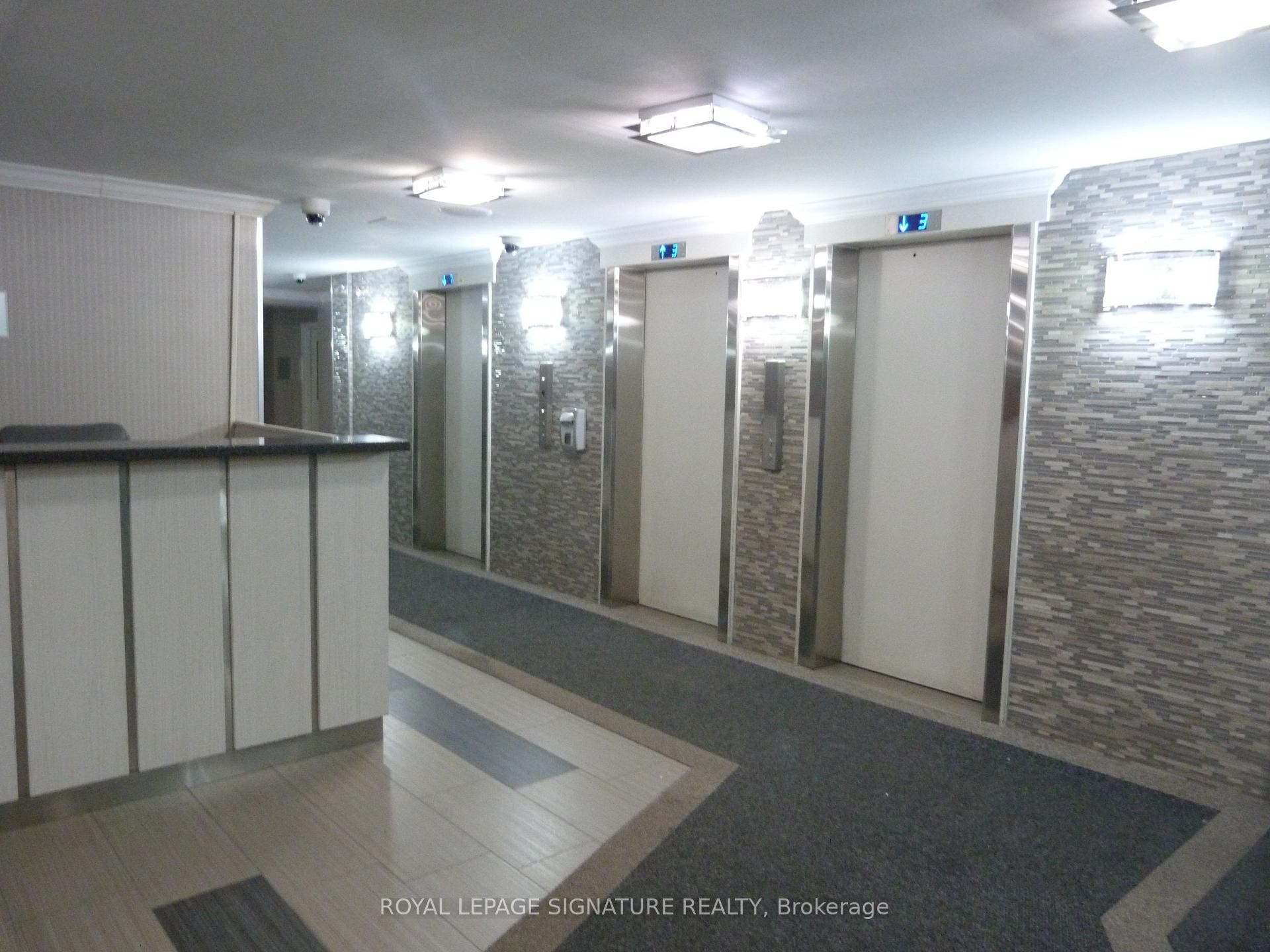 209-15 Kensington Road, Brampton, ON - Indoor Photo Showing Other Room