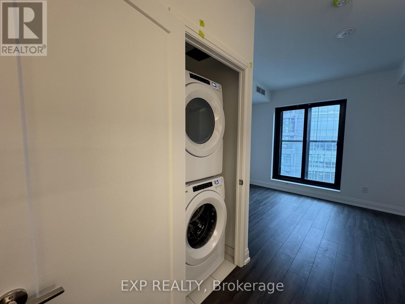 3301 - 20 Soudan Avenue, Toronto, ON - Indoor Photo Showing Laundry Room