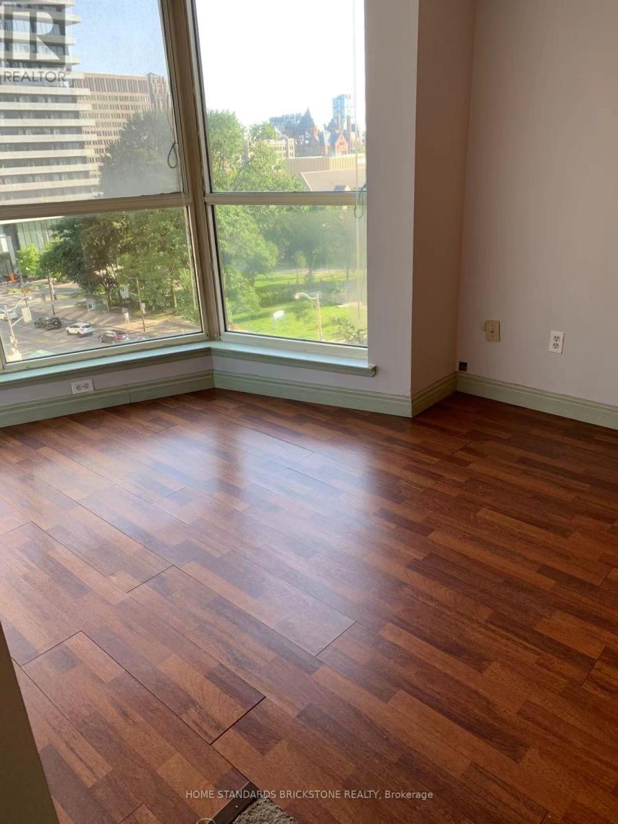 809 - 1055 Bay Street, Toronto, ON - Indoor Photo Showing Other Room