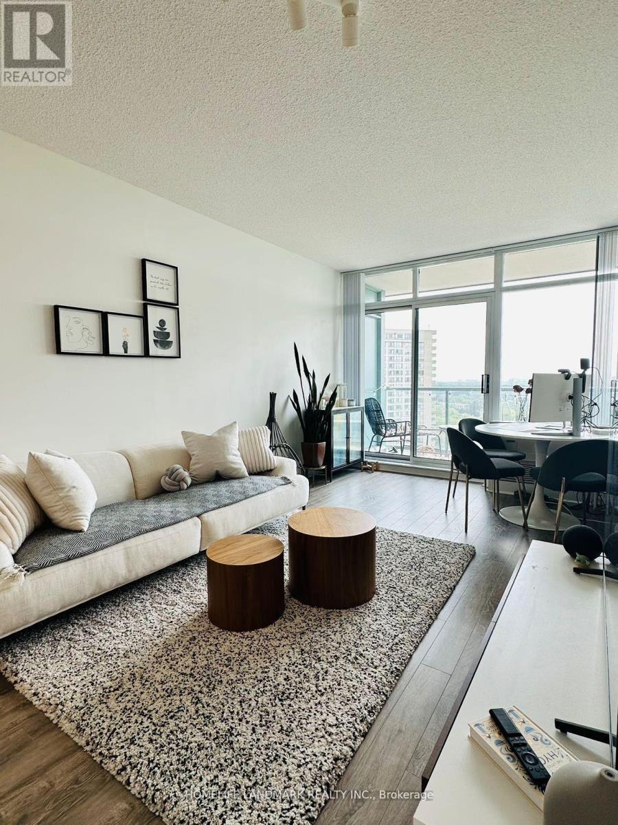 1406 - 5500 Yonge Street, Toronto, ON - Indoor Photo Showing Living Room