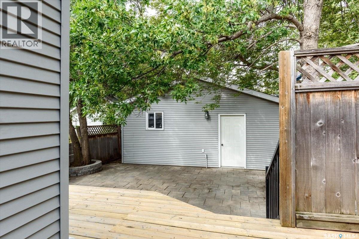 2156 Queen Street, Regina, SK - Outdoor With Exterior