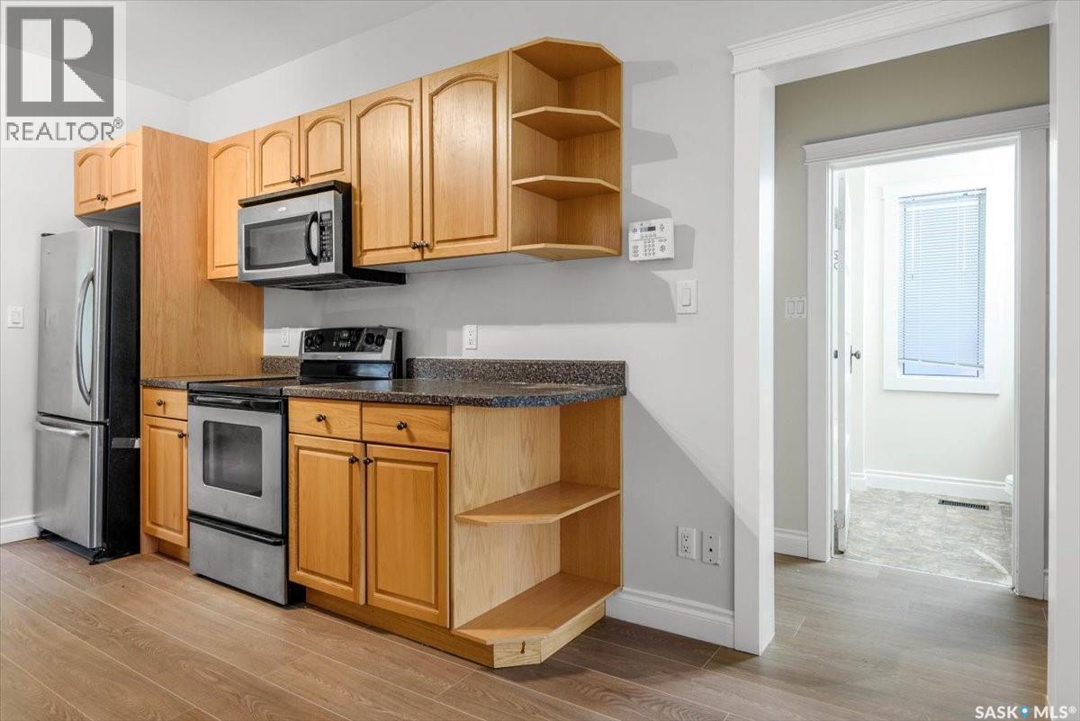 2156 Queen Street, Regina, SK - Indoor Photo Showing Kitchen