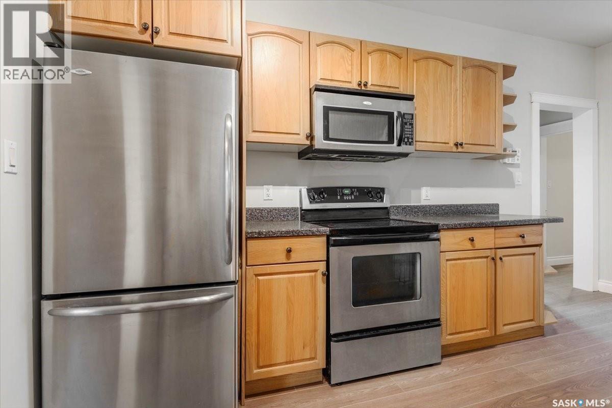 2156 Queen Street, Regina, SK - Indoor Photo Showing Kitchen