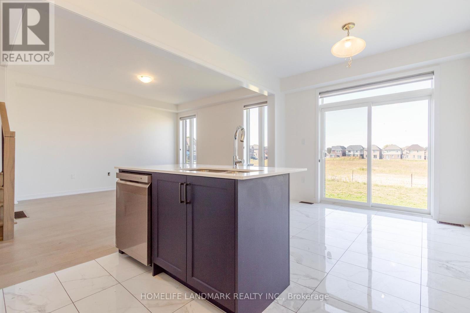 141 Lumb Drive, Cambridge, ON - Indoor Photo Showing Other Room