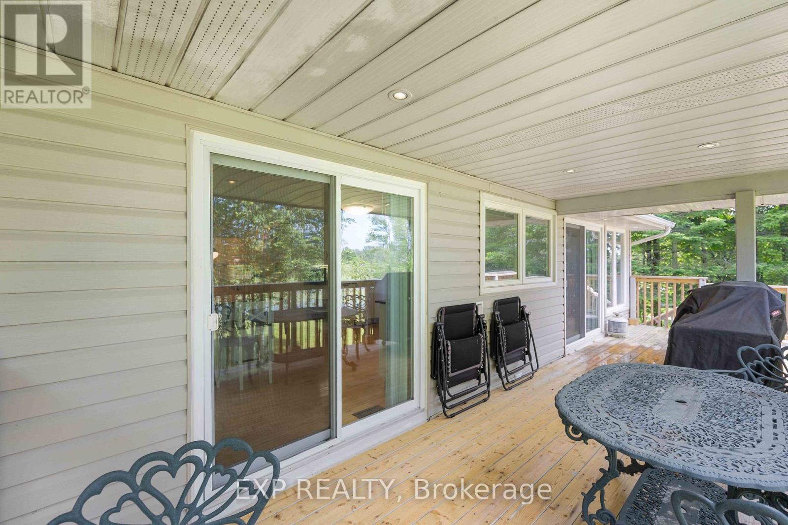 568 Mallard Circle, Selwyn, ON - Outdoor With Deck Patio Veranda With Exterior