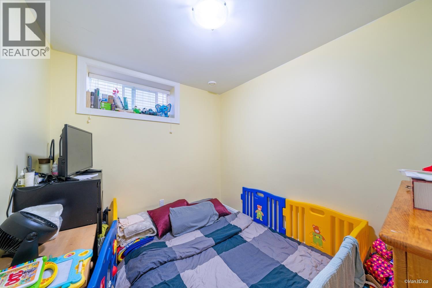 6830 Vivian Street, Vancouver, BC - Indoor