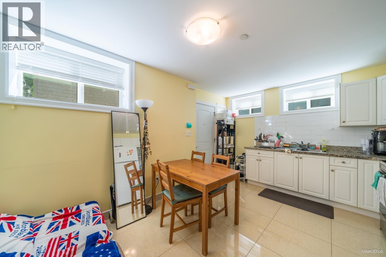 6830 Vivian Street, Vancouver, BC - Indoor Photo Showing Other Room