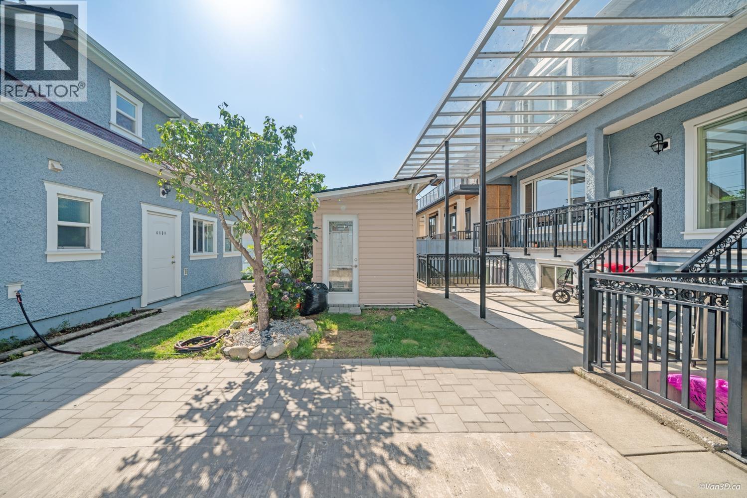6830 Vivian Street, Vancouver, BC - Outdoor