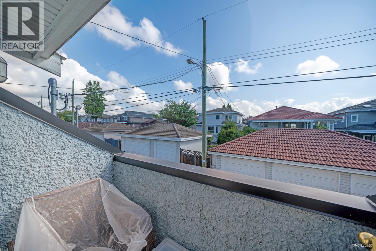 6830 Vivian Street, Vancouver, BC - Outdoor