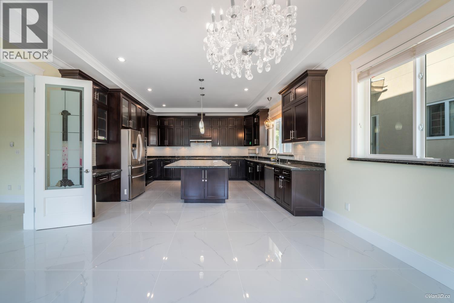 6830 Vivian Street, Vancouver, BC - Indoor