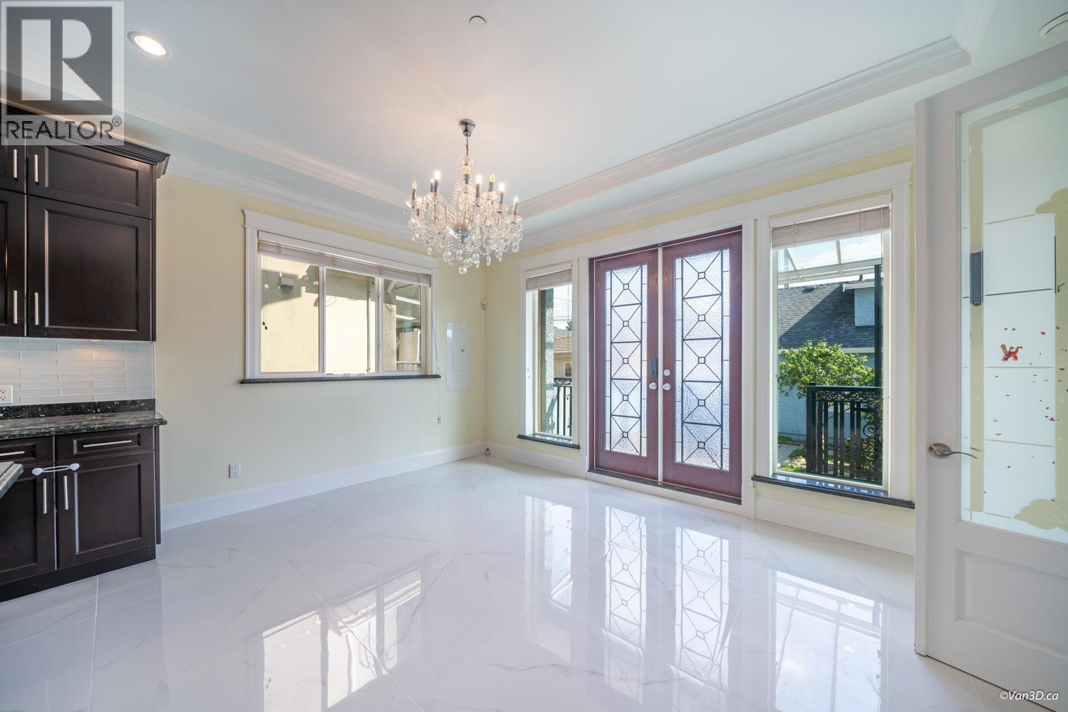 6830 Vivian Street, Vancouver, BC - Indoor