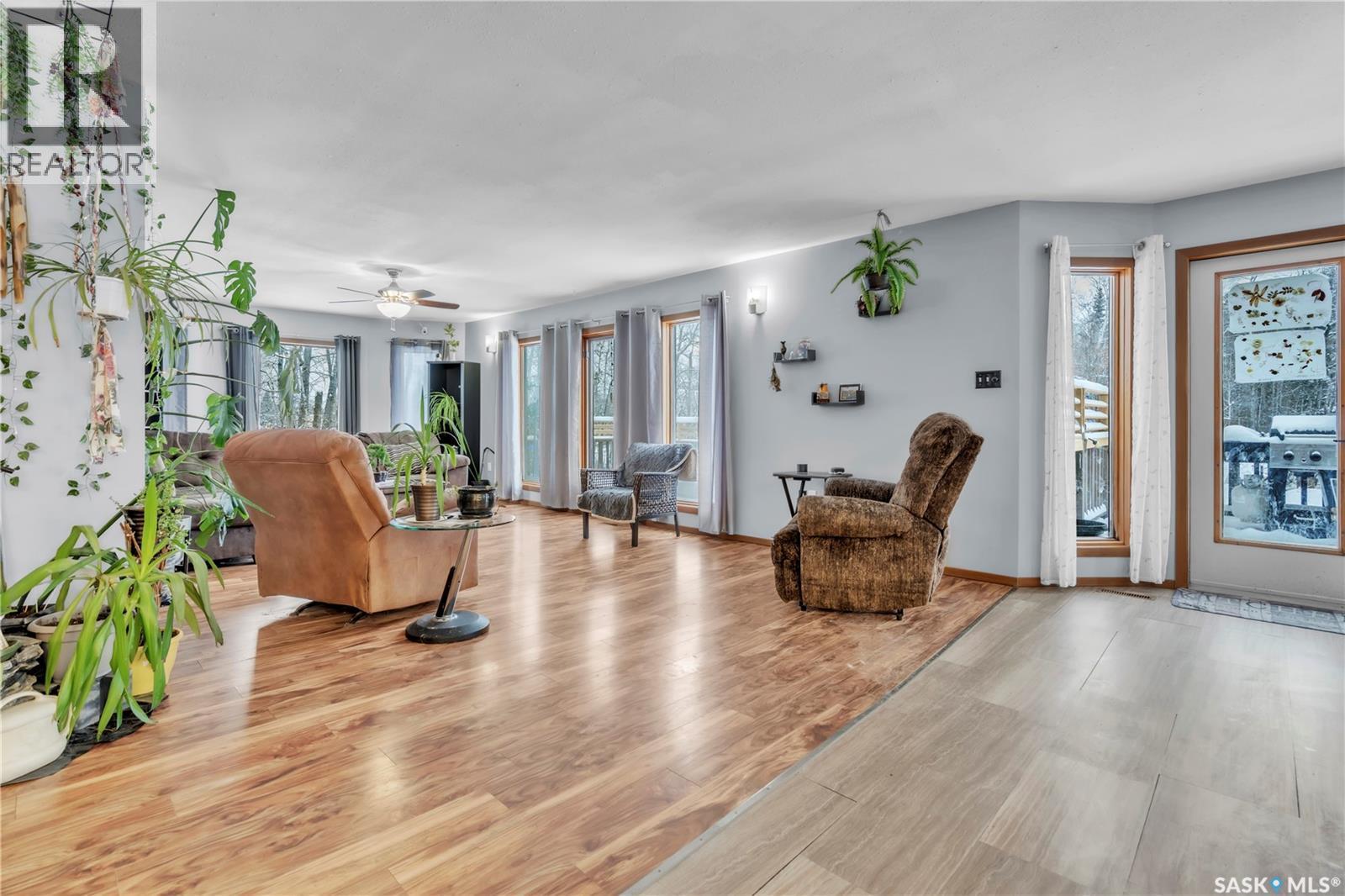 107 2Nd Avenue S, Pierceland, SK - Indoor Photo Showing Living Room