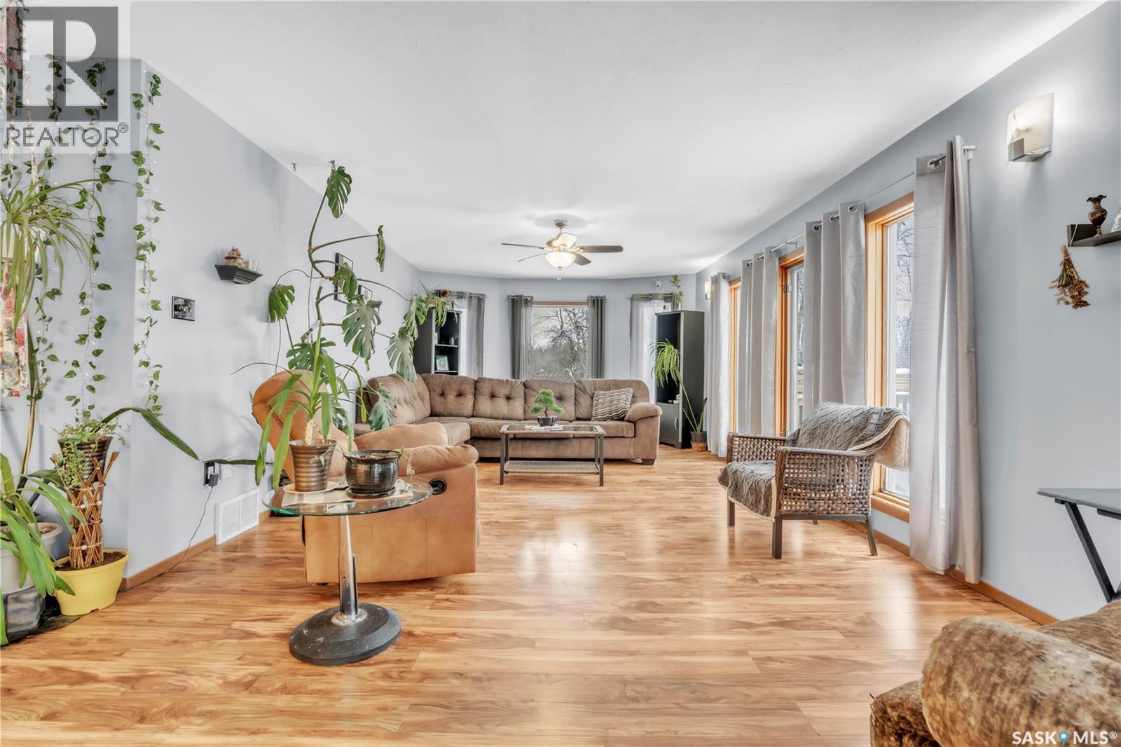 107 2Nd Avenue S, Pierceland, SK - Indoor Photo Showing Living Room