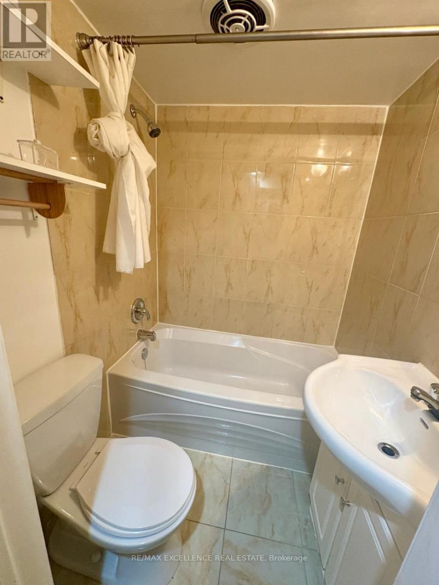 Bsmt - 1312 Daimler Road, Mississauga, ON - Indoor Photo Showing Bathroom