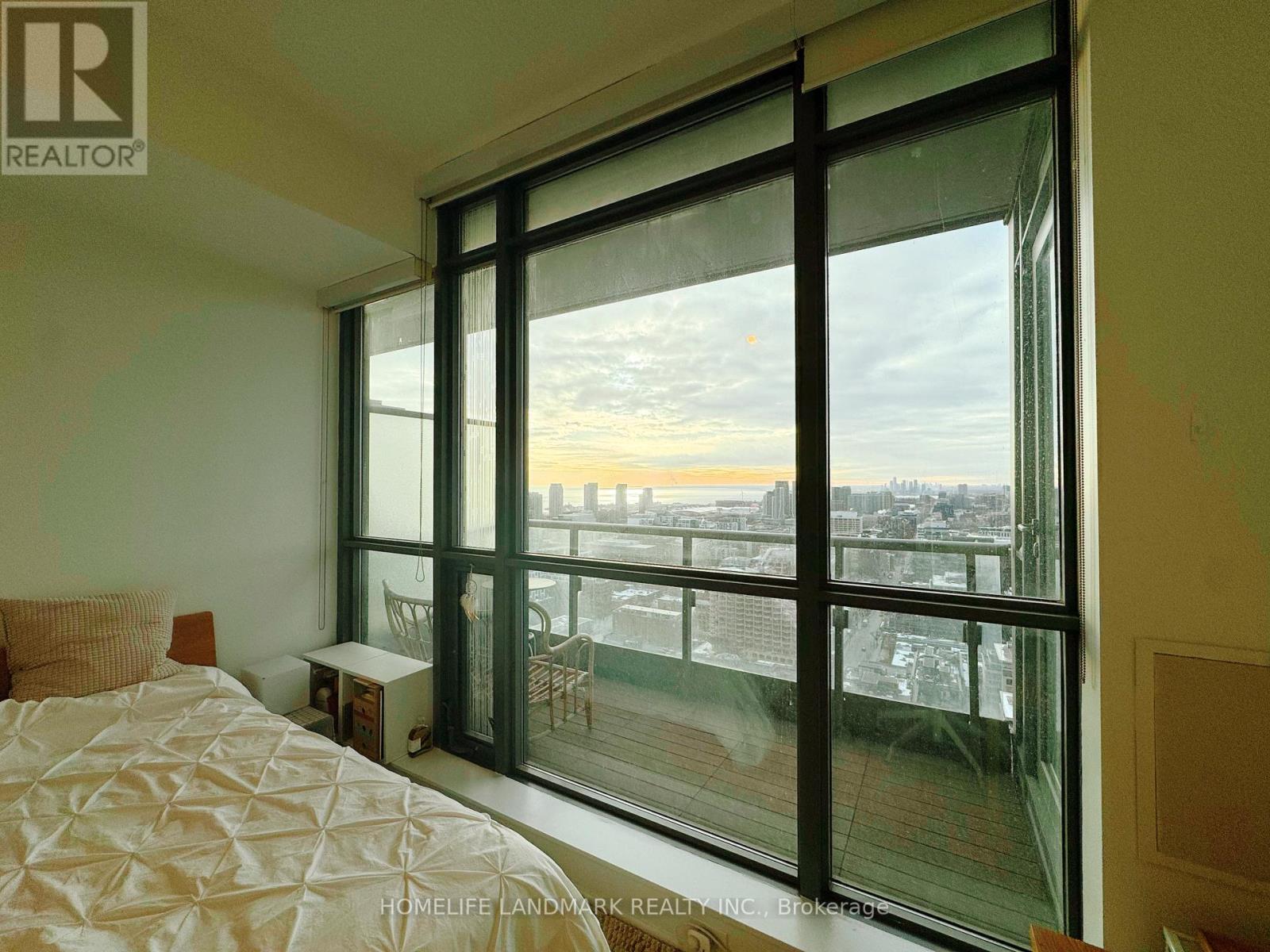 3402 - 8 Charlotte Street, Toronto, ON - Indoor