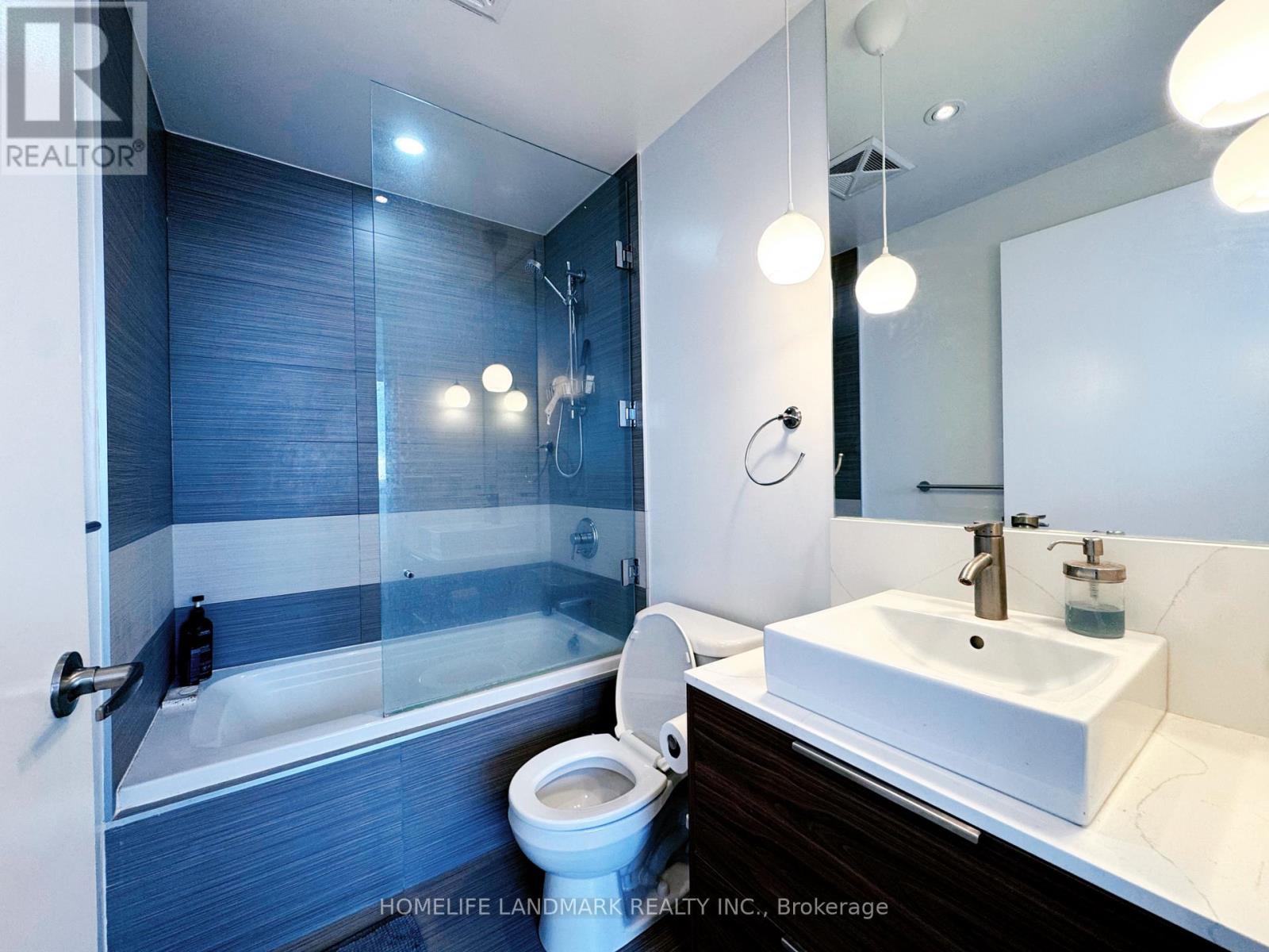 3402 - 8 Charlotte Street, Toronto, ON - Indoor Photo Showing Bathroom