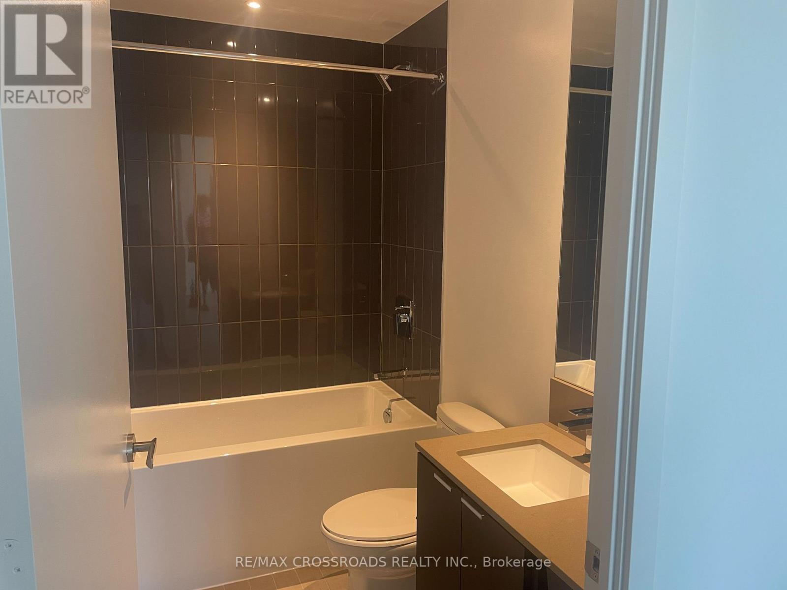 1804 - 3883 Quartz Road, Mississauga, ON - Indoor Photo Showing Bathroom
