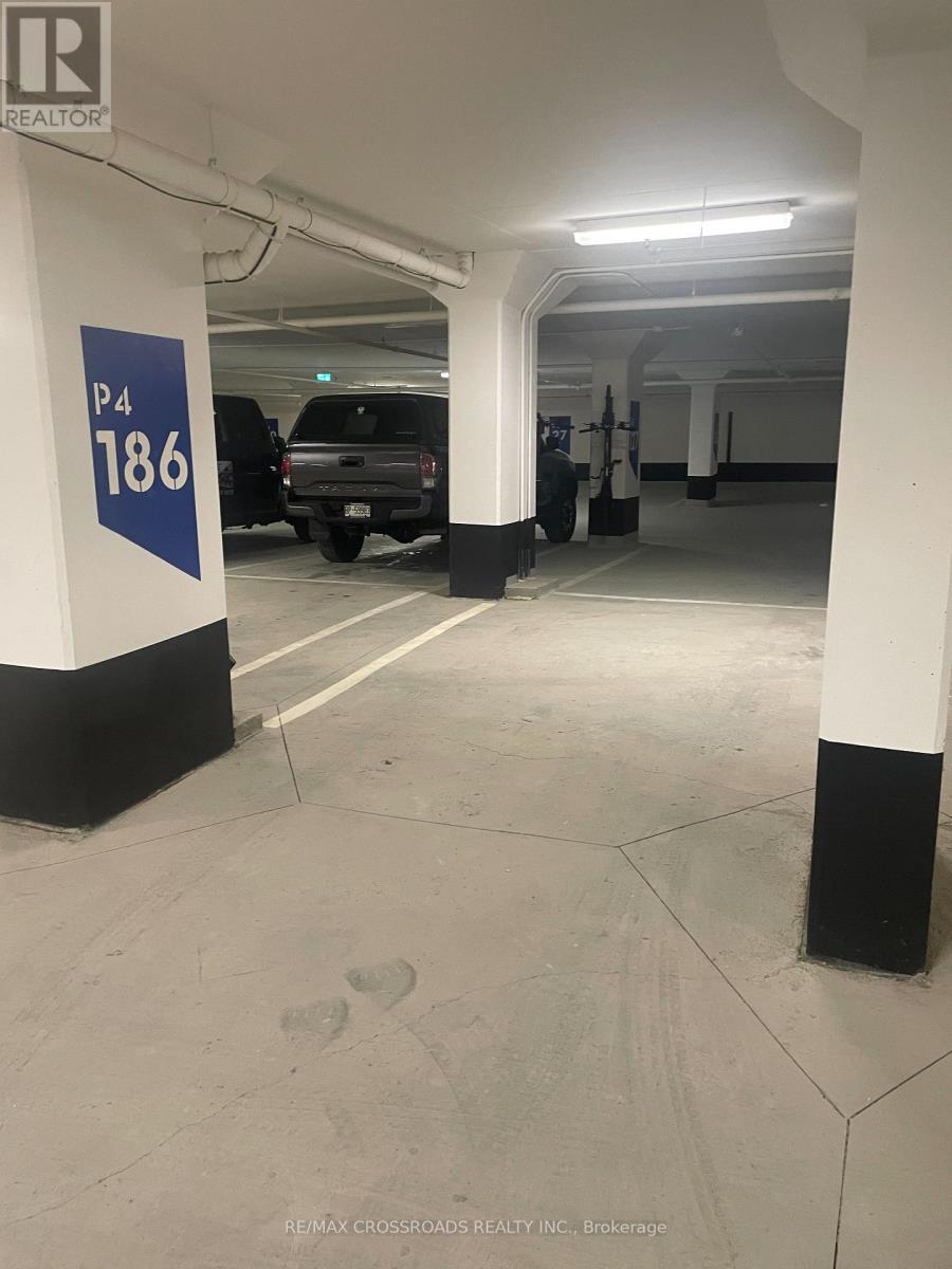 1804 - 3883 Quartz Road, Mississauga, ON - Indoor Photo Showing Garage