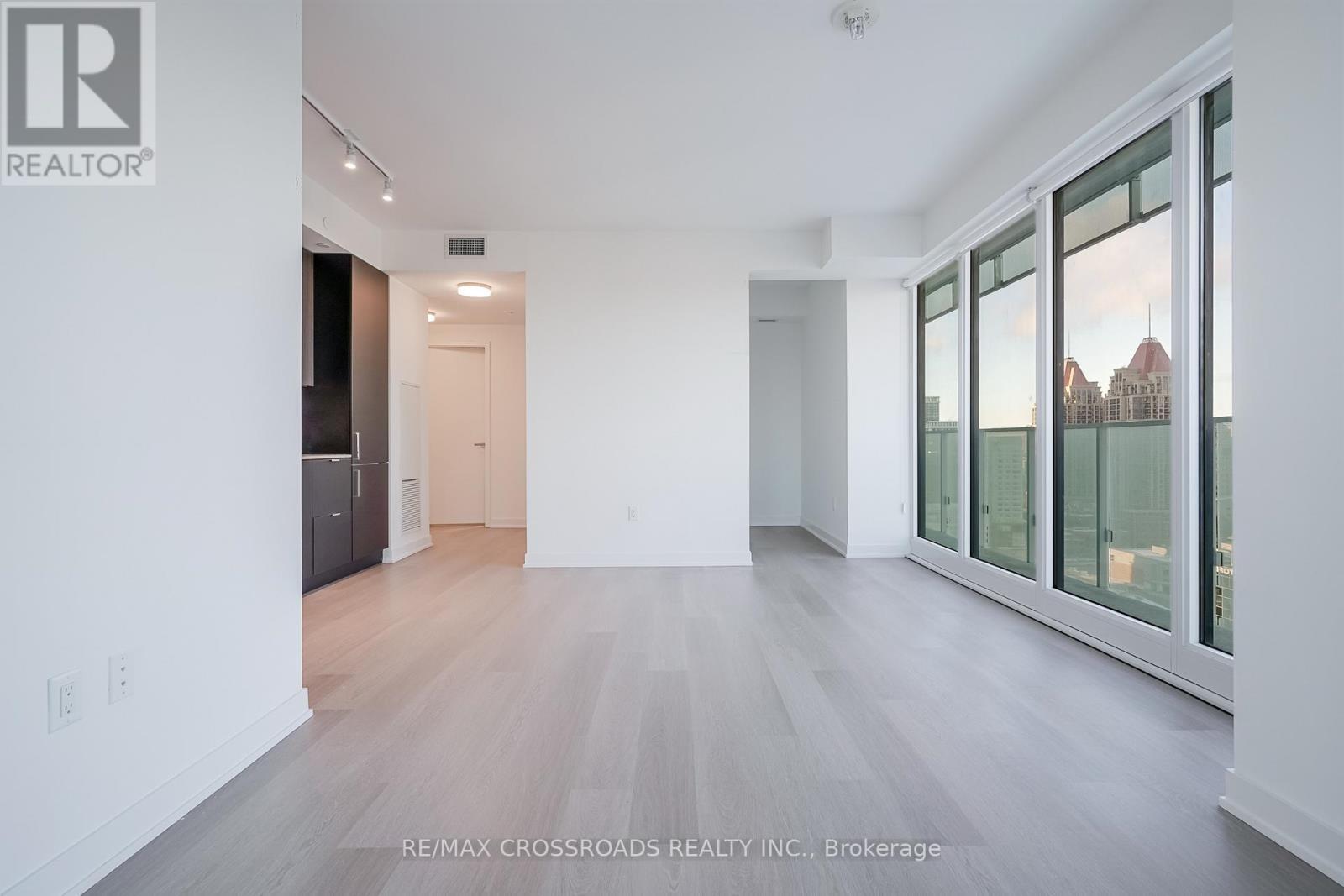 1804 - 3883 Quartz Road, Mississauga, ON - Indoor Photo Showing Other Room