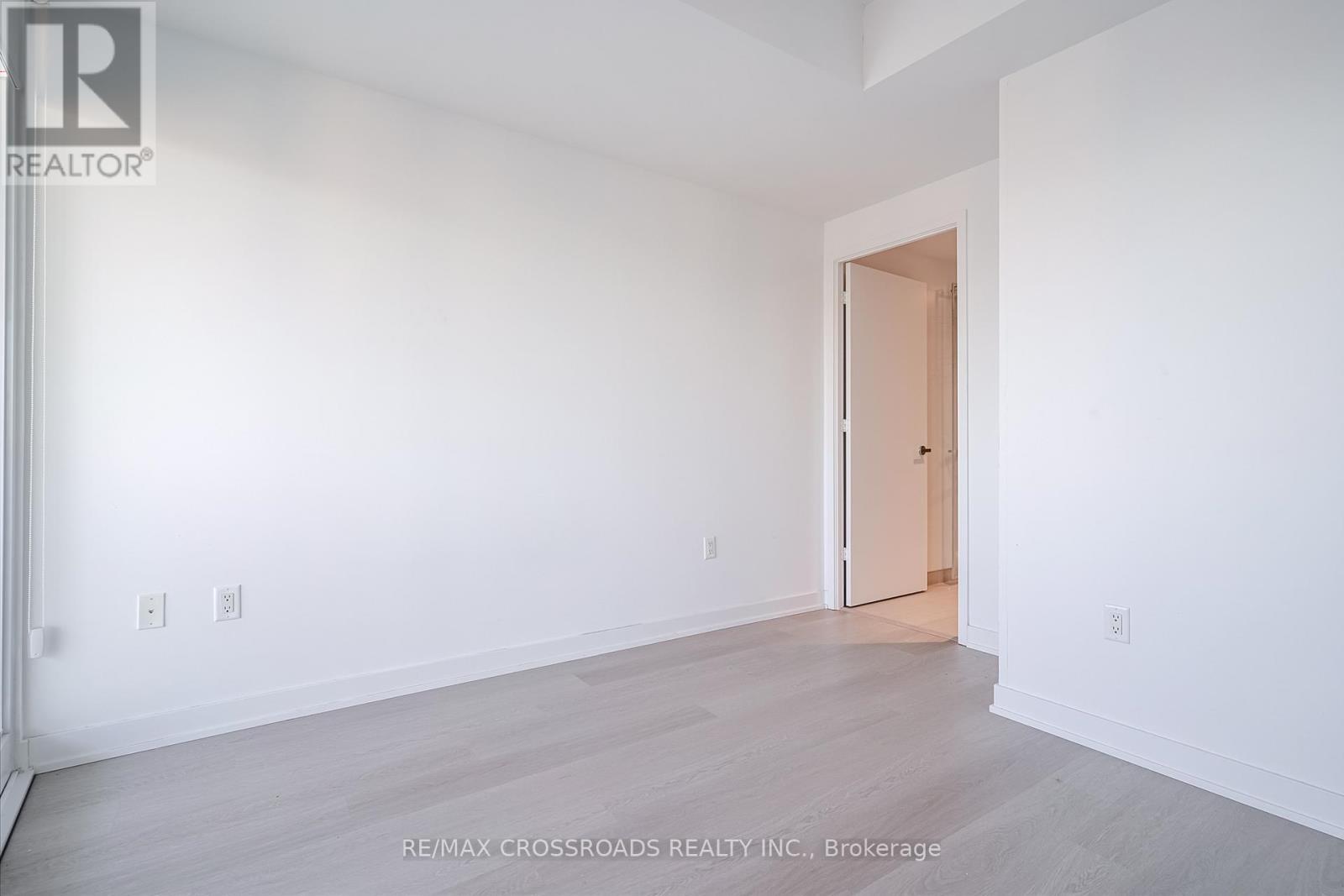 1804 - 3883 Quartz Road, Mississauga, ON - Indoor Photo Showing Other Room