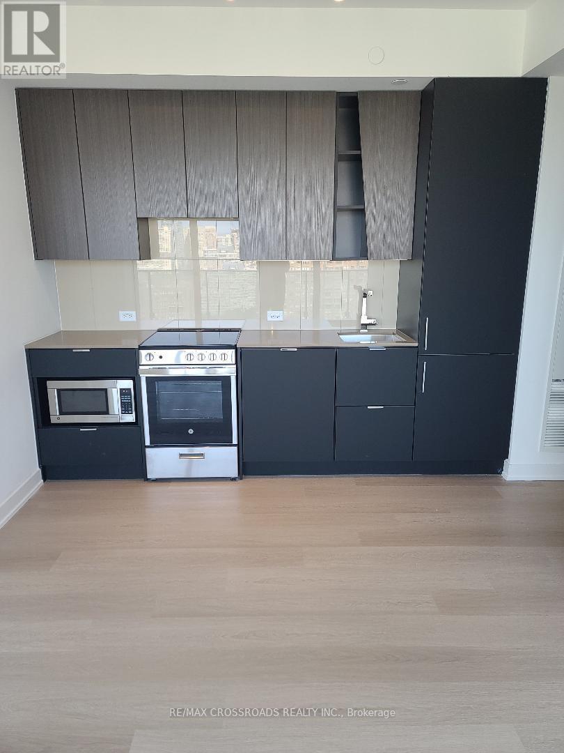 1804 - 3883 Quartz Road, Mississauga, ON - Indoor Photo Showing Kitchen