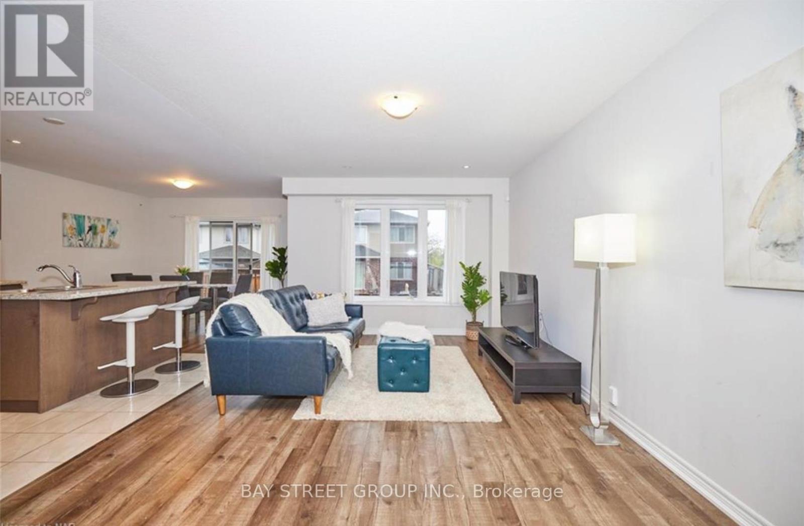15 Kenmar Court, St. Catharines, ON - Indoor Photo Showing Living Room