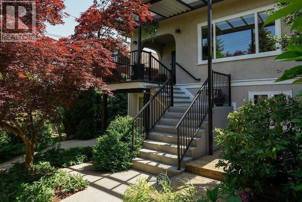 3576 Marshall Street, Vancouver, BC - Outdoor With Balcony With Deck Patio Veranda