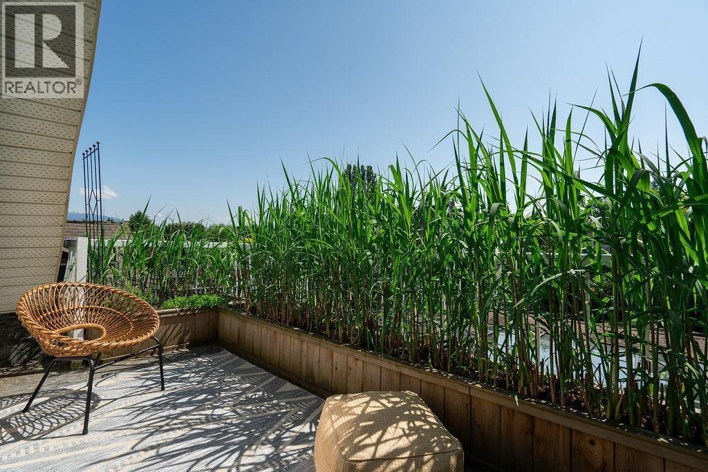 3576 Marshall Street, Vancouver, BC - Outdoor With Deck Patio Veranda