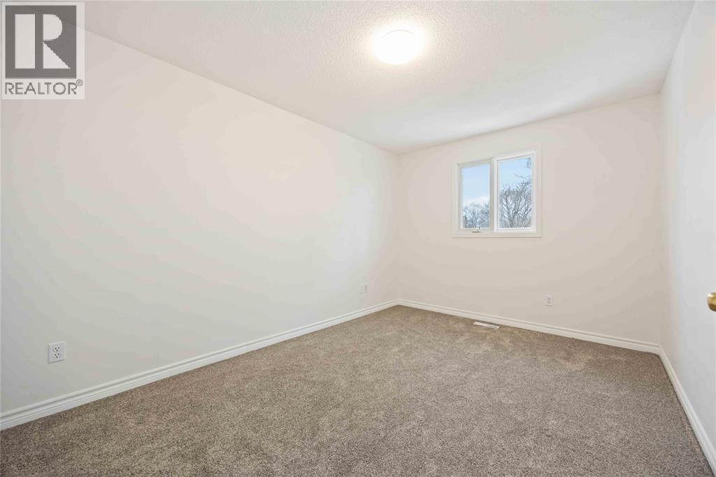 260-266 London Road, Sarnia, ON - Indoor Photo Showing Other Room