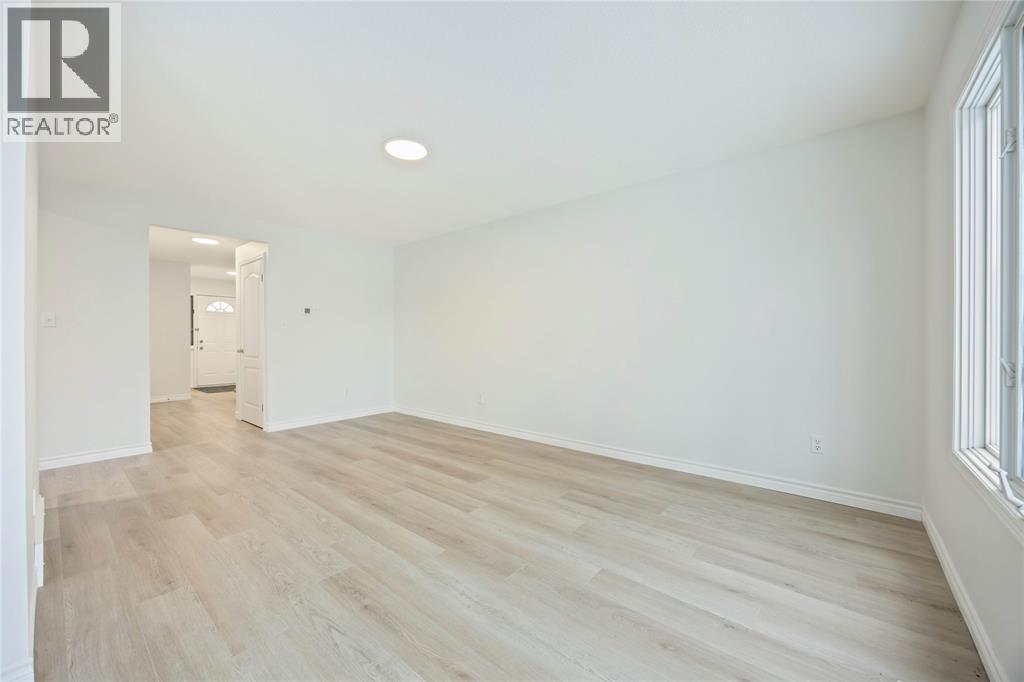 260-266 London Road, Sarnia, ON - Indoor Photo Showing Other Room