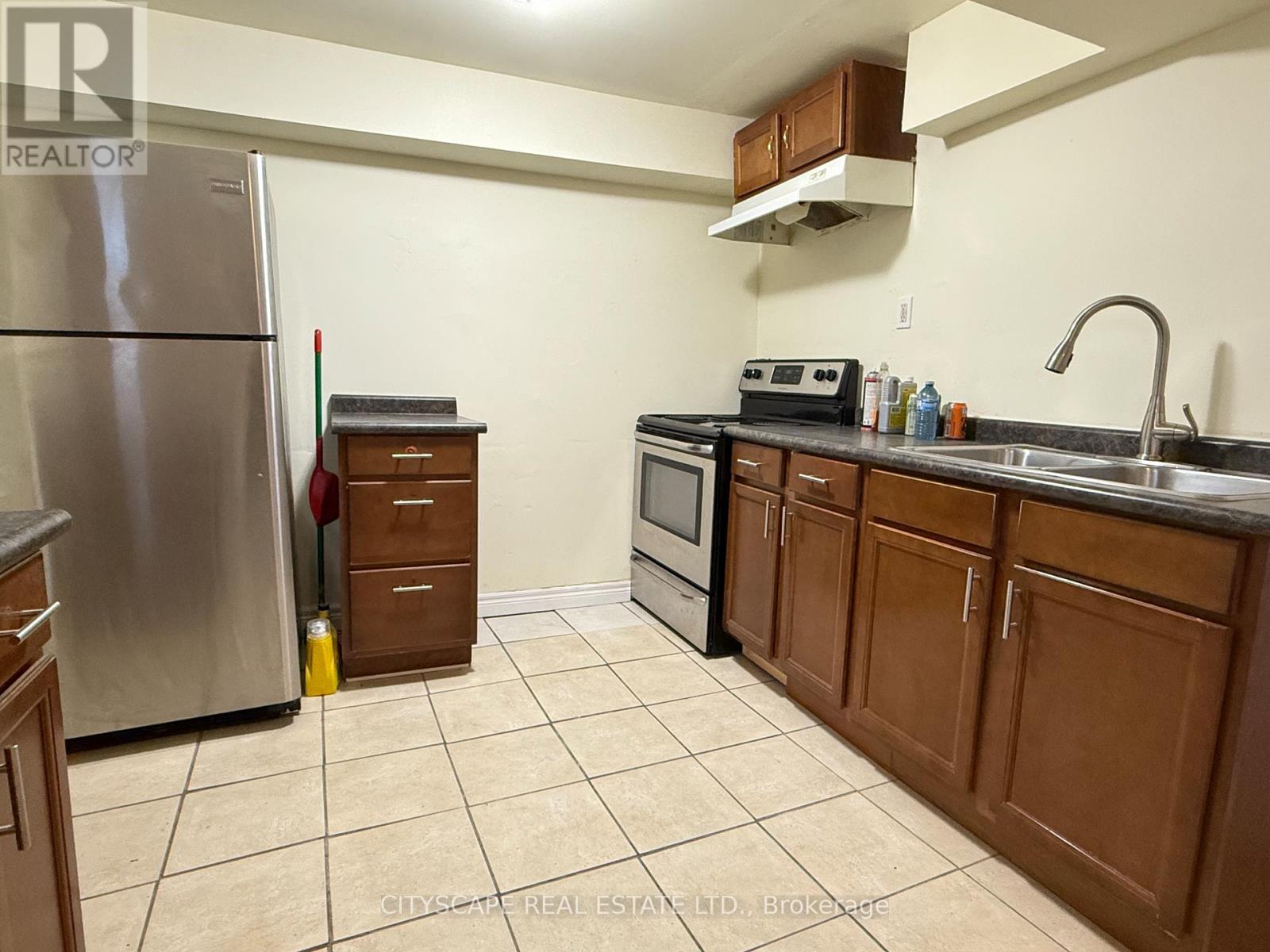 Kitchen - Lower Unit - B - 61 Eby Street S, Kitchener, ON - Indoor Photo Showing Kitchen With Double Sink