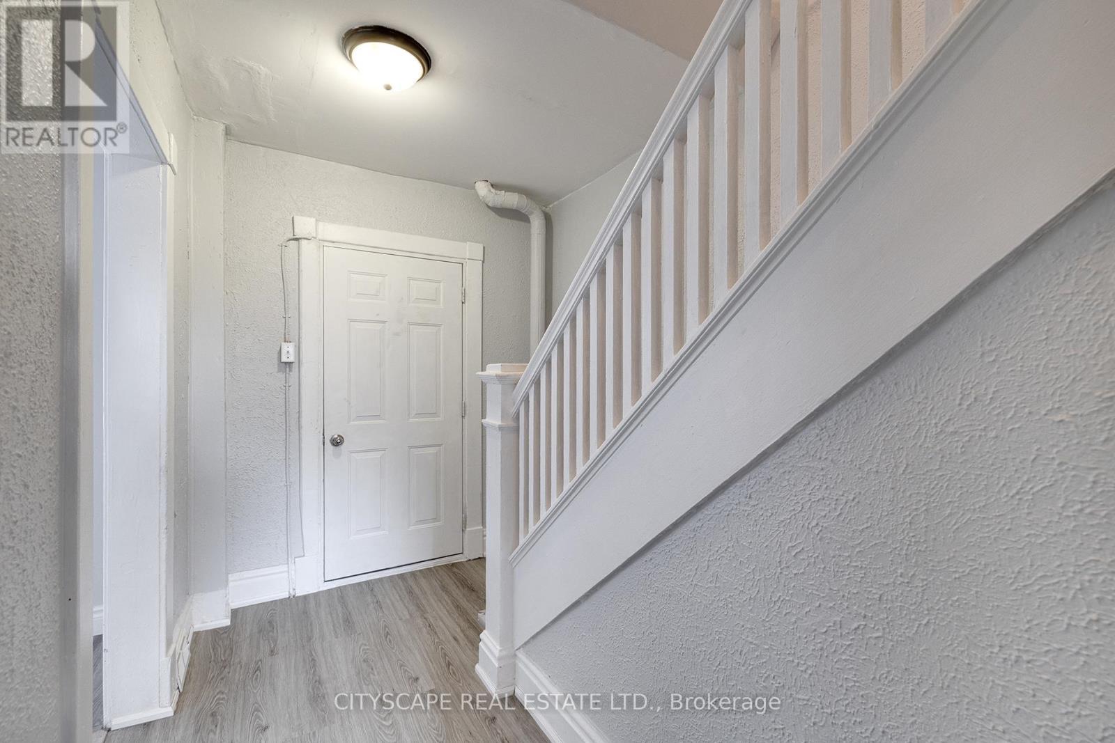 Foyer - B - 61 Eby Street S, Kitchener, ON - Indoor Photo Showing Other Room