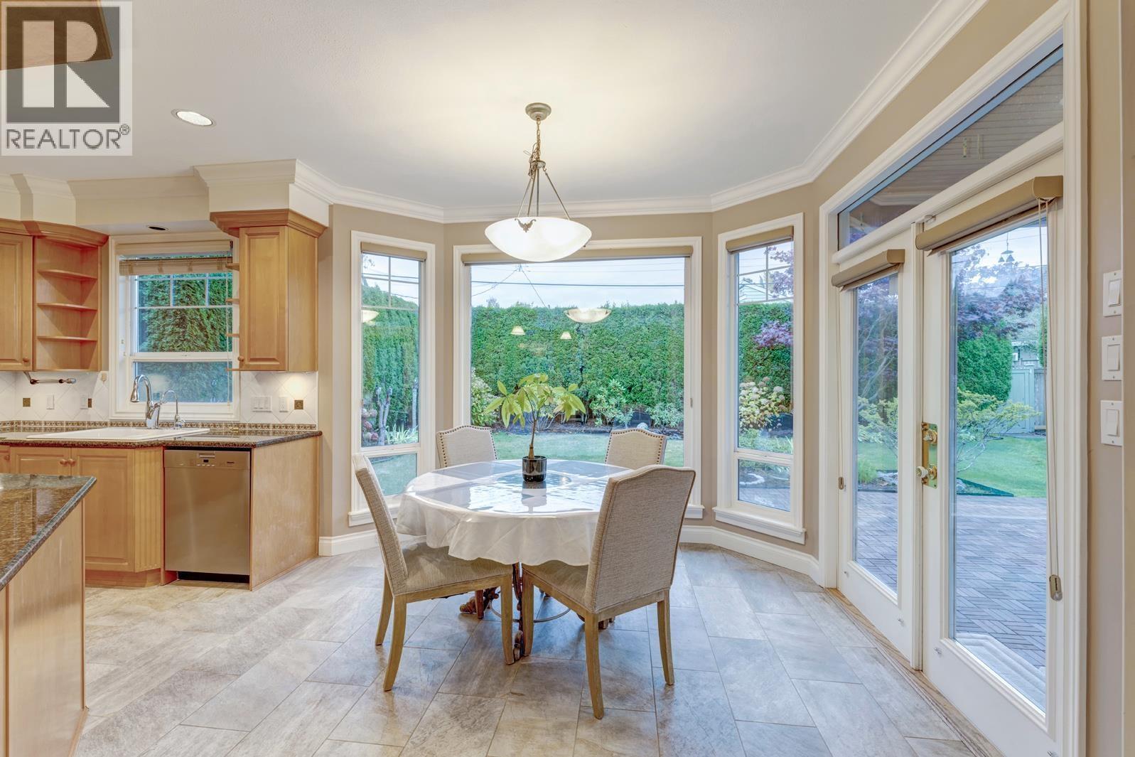 7988 7988 Sunnyholme Crescent, Richmond, BC - Indoor Photo Showing Dining Room