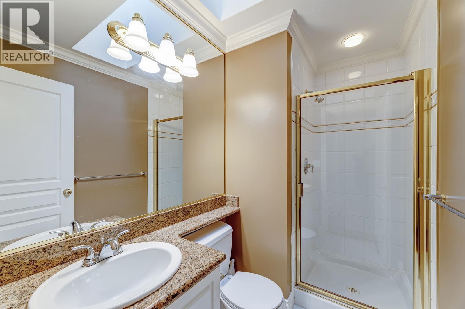 7988 7988 Sunnyholme Crescent, Richmond, BC - Indoor Photo Showing Bathroom